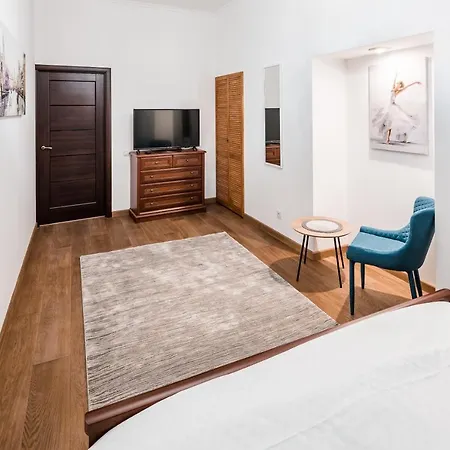 Romari площа міцкевича 5 לבוב