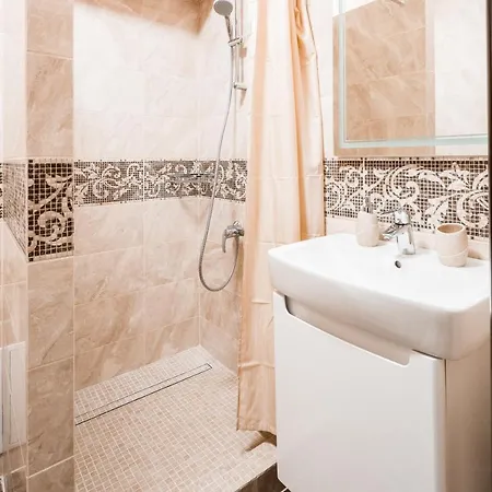 Romari площа міцкевича 5 * Lwów