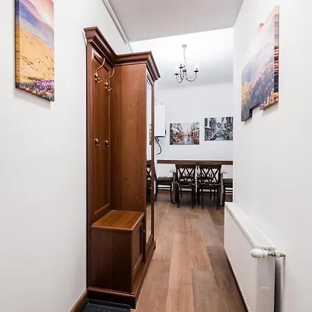 Apartament Romari площа міцкевича 5 *